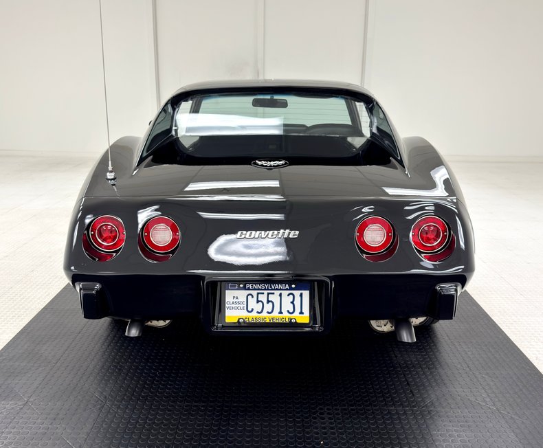 Chevrolet-Corvette-1977-Black-Black-10