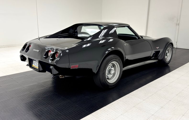 Chevrolet-Corvette-1977-Black-Black-11