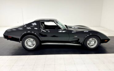 Chevrolet-Corvette-1977-Black-Black-12