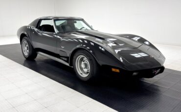 Chevrolet-Corvette-1977-Black-Black-13