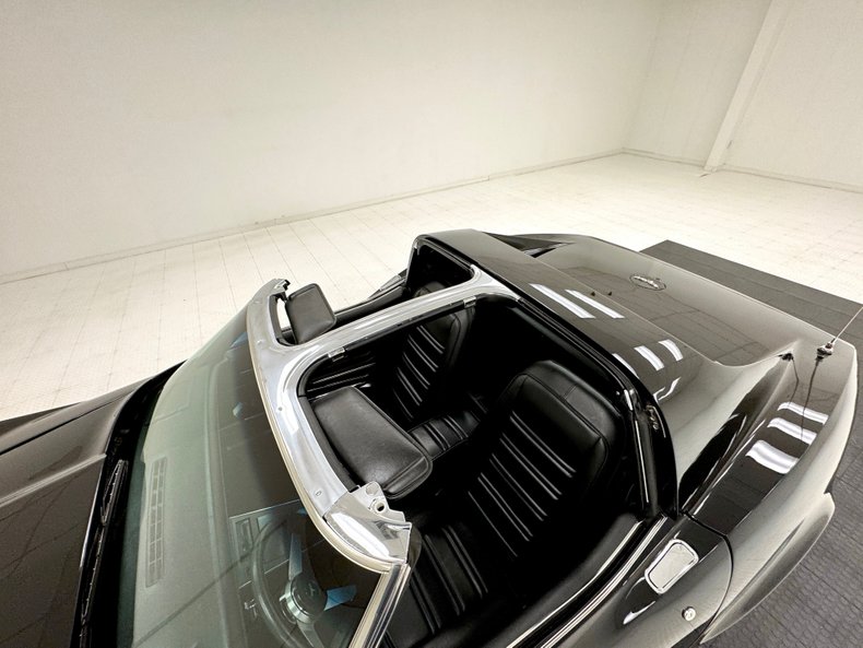 Chevrolet-Corvette-1977-Black-Black-18