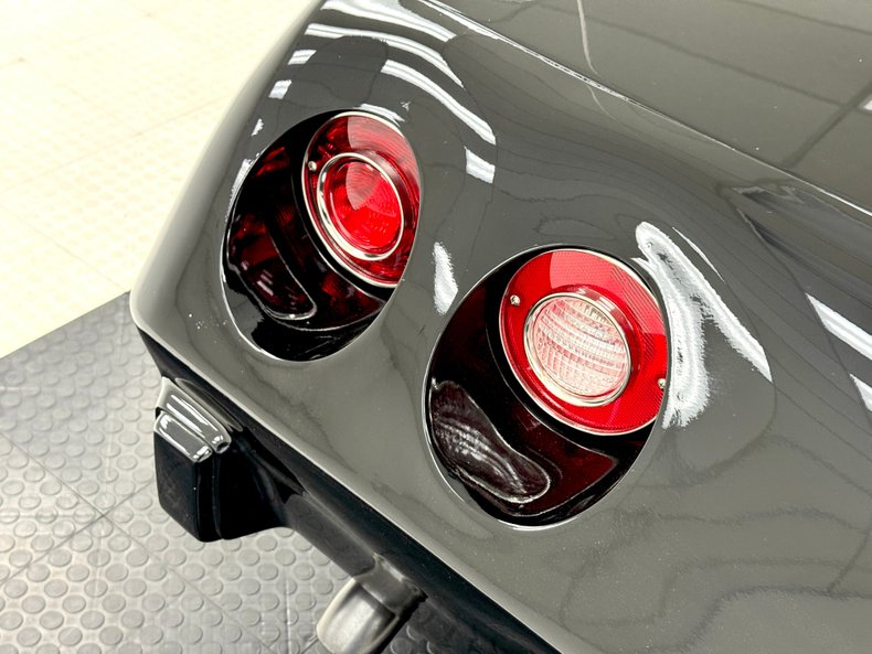 Chevrolet-Corvette-1977-Black-Black-22