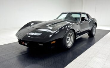 Chevrolet-Corvette-1977-Black-Black-33