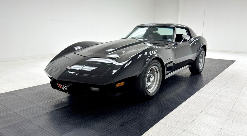 Chevrolet-Corvette-1977-Black-Black-33