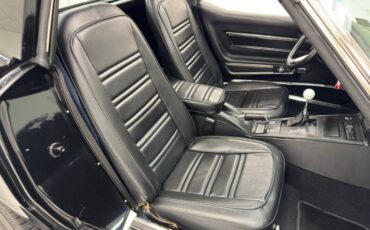 Chevrolet-Corvette-1977-Black-Black-37