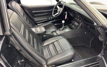 Chevrolet-Corvette-1977-Black-Black-38