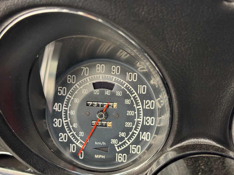 Chevrolet-Corvette-1977-Black-Black-42