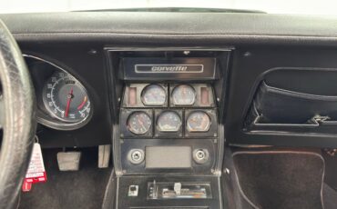 Chevrolet-Corvette-1977-Black-Black-43