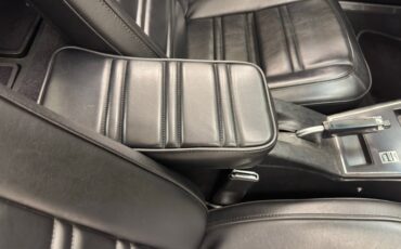Chevrolet-Corvette-1977-Black-Black-46