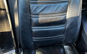 Chevrolet-Corvette-1977-Black-Black-6