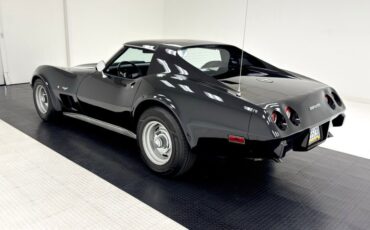 Chevrolet-Corvette-1977-Black-Black-9