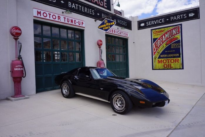 Chevrolet-Corvette-1977-Black-Black