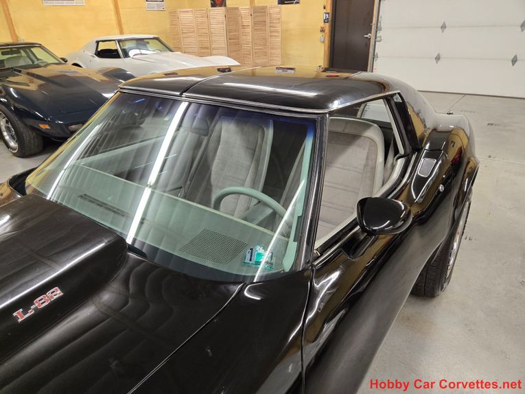Chevrolet-Corvette-1977-Black-Smoke-24