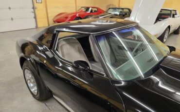 Chevrolet-Corvette-1977-Black-Smoke-27