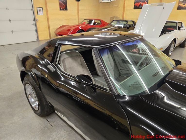 Chevrolet-Corvette-1977-Black-Smoke-27
