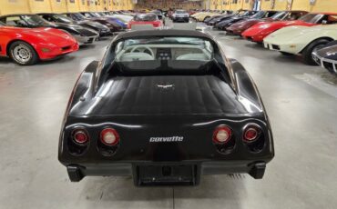 Chevrolet-Corvette-1977-Black-Smoke-33