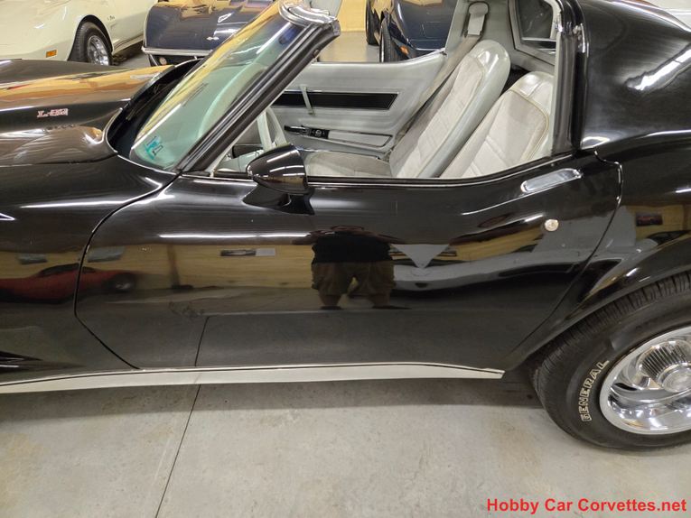 Chevrolet-Corvette-1977-Black-Smoke-40