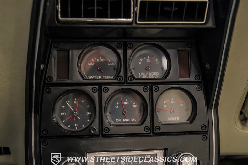 Chevrolet-Corvette-1977-Black-Smoke-Gray-10