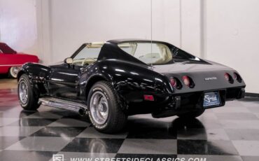 Chevrolet-Corvette-1977-Black-Smoke-Gray-14