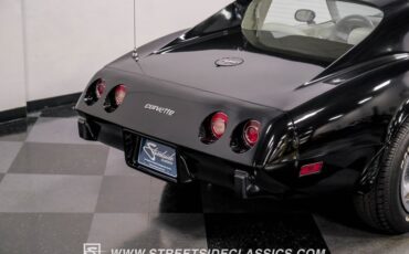 Chevrolet-Corvette-1977-Black-Smoke-Gray-15
