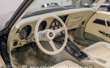 Chevrolet-Corvette-1977-Black-Smoke-Gray-2