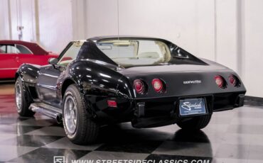 Chevrolet-Corvette-1977-Black-Smoke-Gray-20