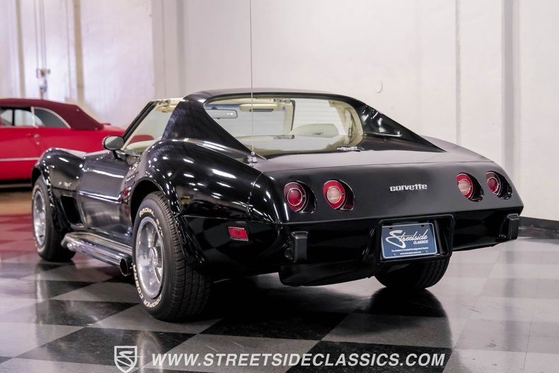Chevrolet-Corvette-1977-Black-Smoke-Gray-20