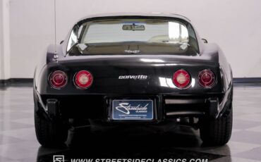 Chevrolet-Corvette-1977-Black-Smoke-Gray-21