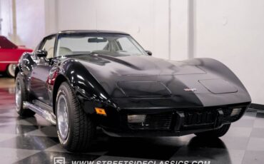 Chevrolet-Corvette-1977-Black-Smoke-Gray-23