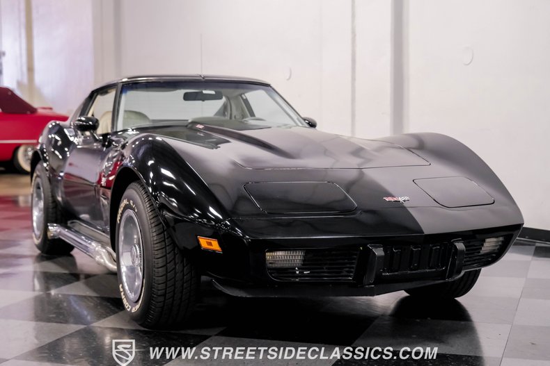 Chevrolet-Corvette-1977-Black-Smoke-Gray-23