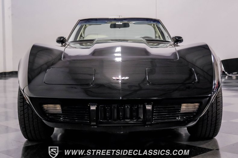 Chevrolet-Corvette-1977-Black-Smoke-Gray-24