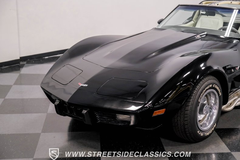 Chevrolet-Corvette-1977-Black-Smoke-Gray-26