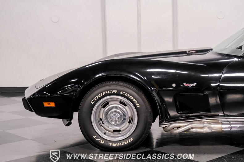 Chevrolet-Corvette-1977-Black-Smoke-Gray-29