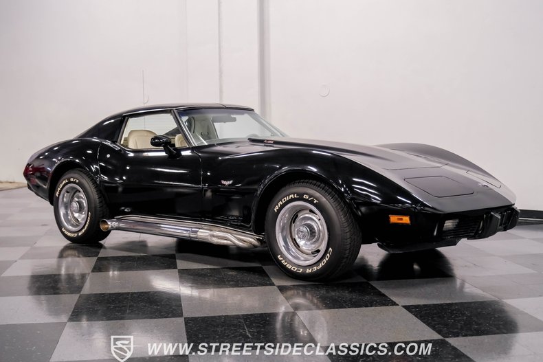 Chevrolet-Corvette-1977-Black-Smoke-Gray-3