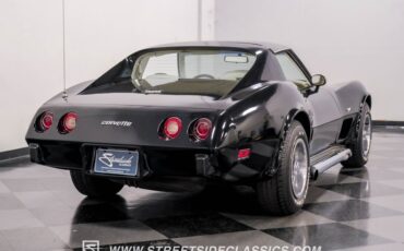 Chevrolet-Corvette-1977-Black-Smoke-Gray-31