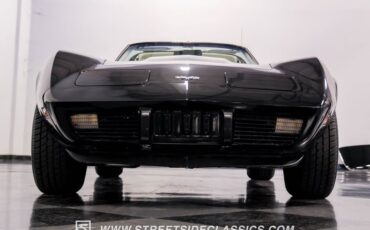 Chevrolet-Corvette-1977-Black-Smoke-Gray-33