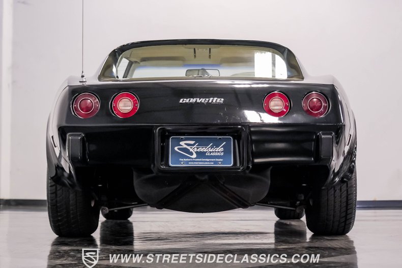 Chevrolet-Corvette-1977-Black-Smoke-Gray-34
