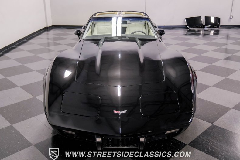 Chevrolet-Corvette-1977-Black-Smoke-Gray-35