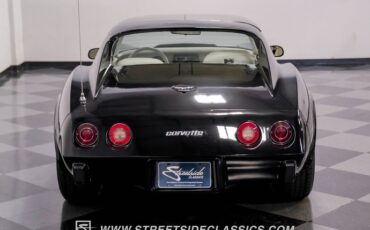 Chevrolet-Corvette-1977-Black-Smoke-Gray-36