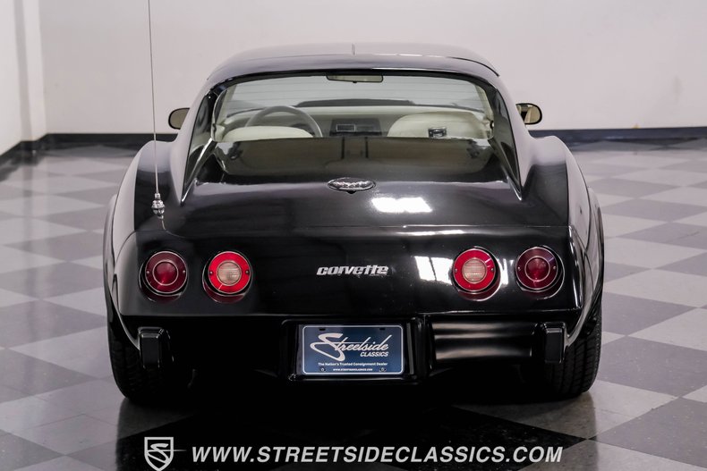 Chevrolet-Corvette-1977-Black-Smoke-Gray-36
