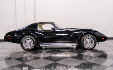 Chevrolet-Corvette-1977-Black-Smoke-Gray-38