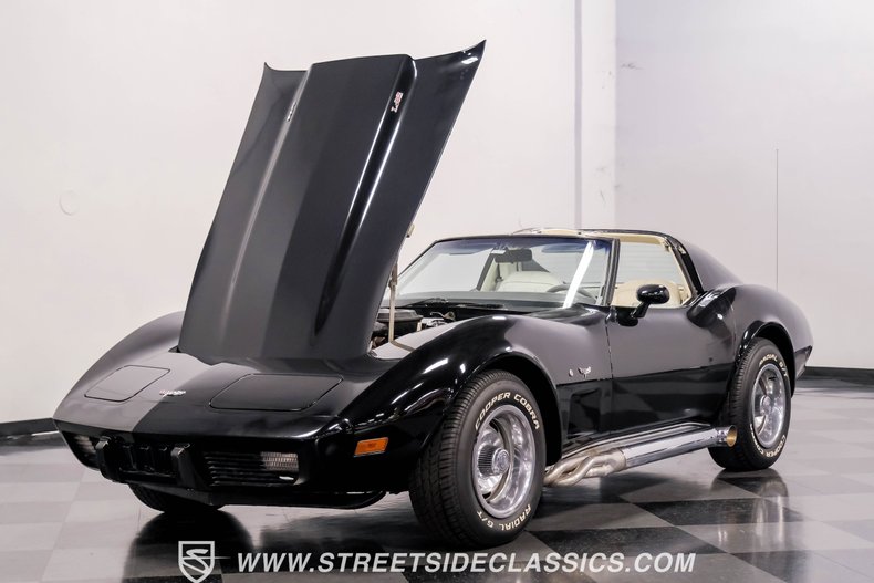 Chevrolet-Corvette-1977-Black-Smoke-Gray-39