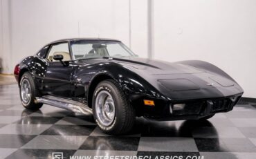 Chevrolet-Corvette-1977-Black-Smoke-Gray-4