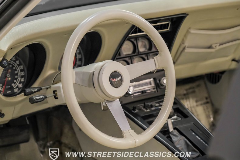 Chevrolet-Corvette-1977-Black-Smoke-Gray-41