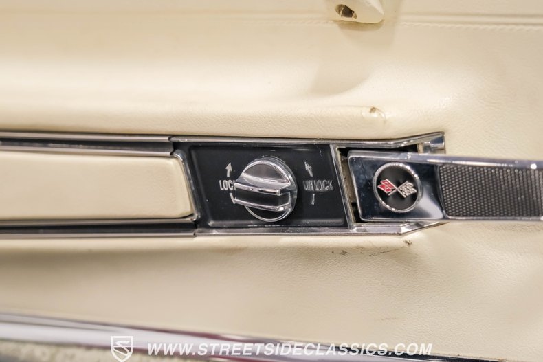 Chevrolet-Corvette-1977-Black-Smoke-Gray-47