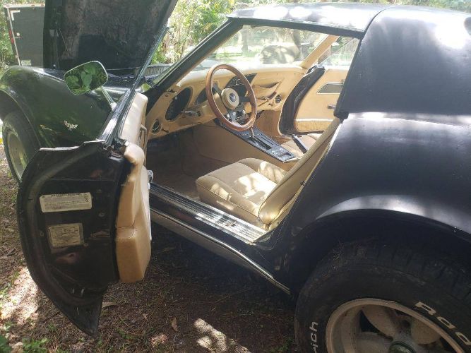 Chevrolet-Corvette-1977-Black-Tan-4