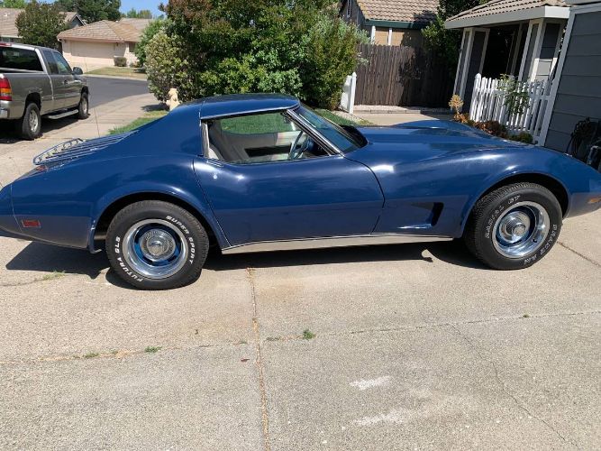 Chevrolet-Corvette-1977-Blue