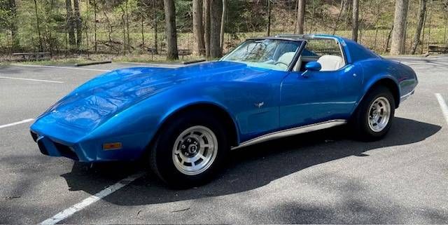 Chevrolet-Corvette-1977-Blue-3