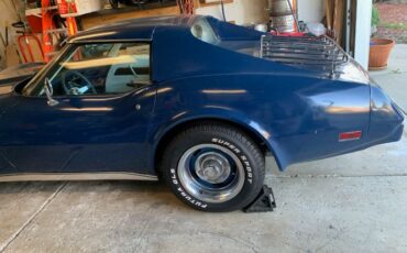 Chevrolet-Corvette-1977-Blue-4