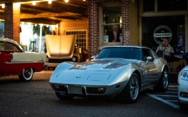 Chevrolet-Corvette-1977-Coupe-11